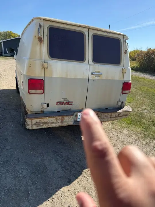GMC Safari 1988 photo 2