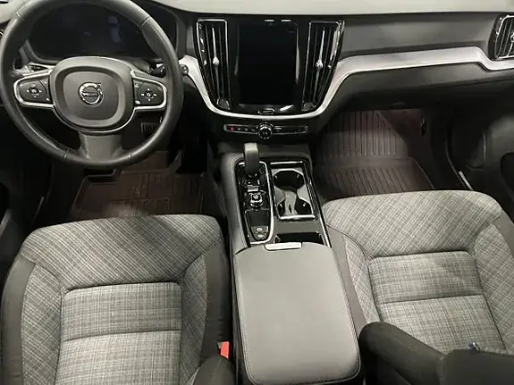 Volvo V60 2024 photo 5