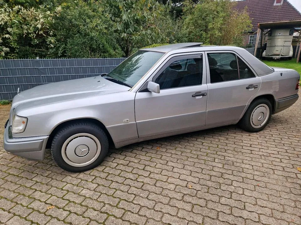 Mercedes-Benz W124