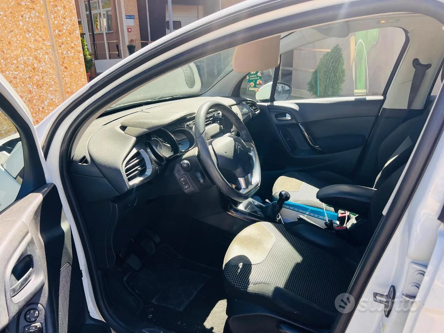 Citroen C3 2015 photo 3