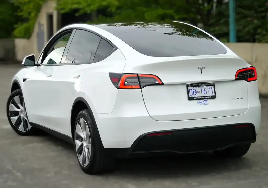 Tesla Model Y 2023 photo 5