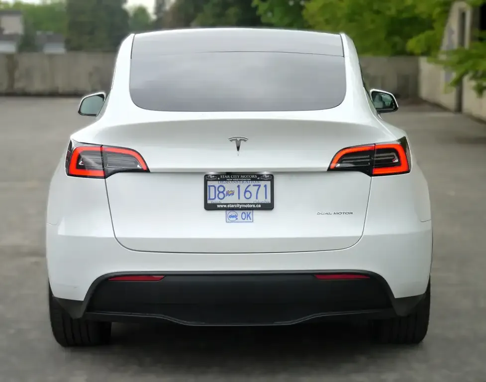 Tesla Model Y 2023 photo 4