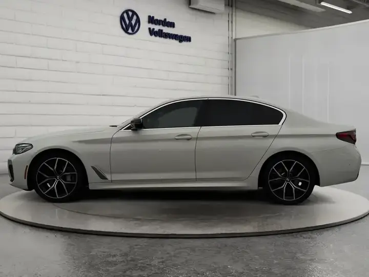 BMW 5 Series 2022 photo 2