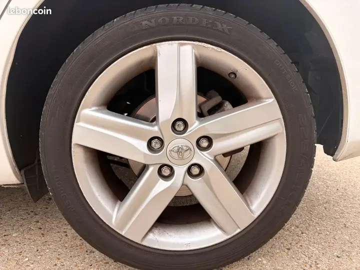 Toyota Auris 2012 photo 5