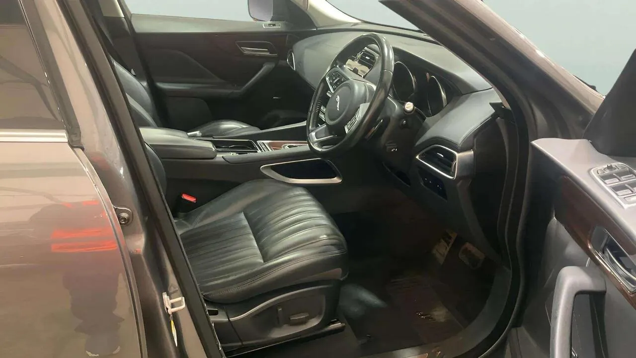 Jaguar F-Pace 2018 photo 4
