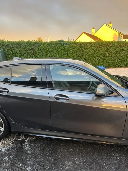 BMW 1 Series 2021 photo 2