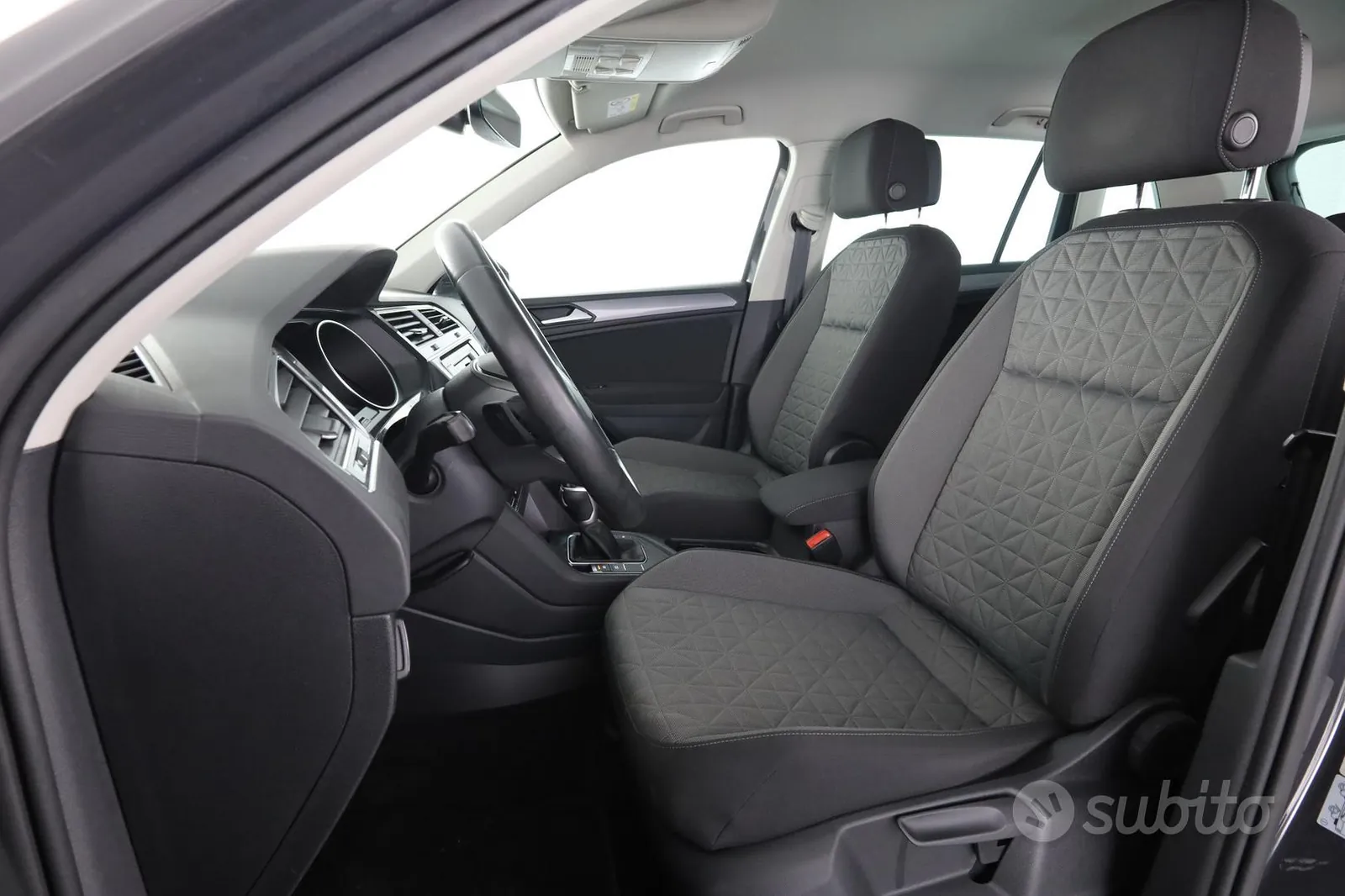 Volkswagen Tiguan 2021 photo 2