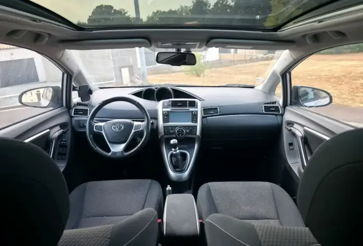 Toyota Verso 2013 photo 3