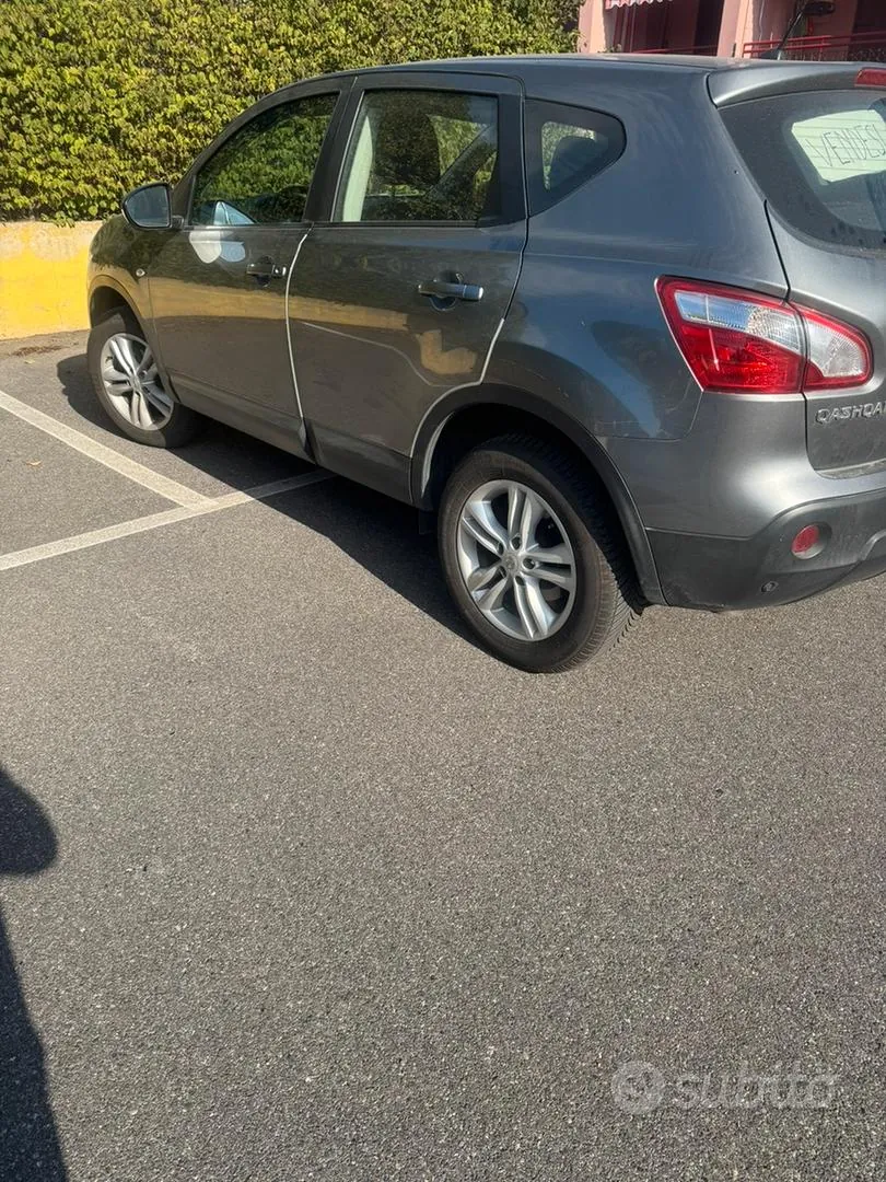 Nissan Qashqai 2012 photo 2