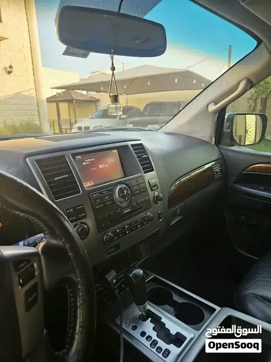 Nissan Armada 2014 photo 2