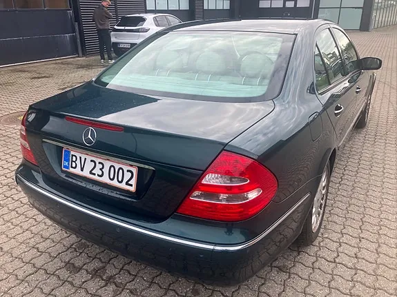 Mercedes-Benz E320 2002 photo 4