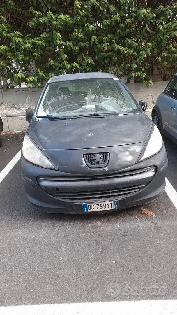 Peugeot 207 2006 photo 2