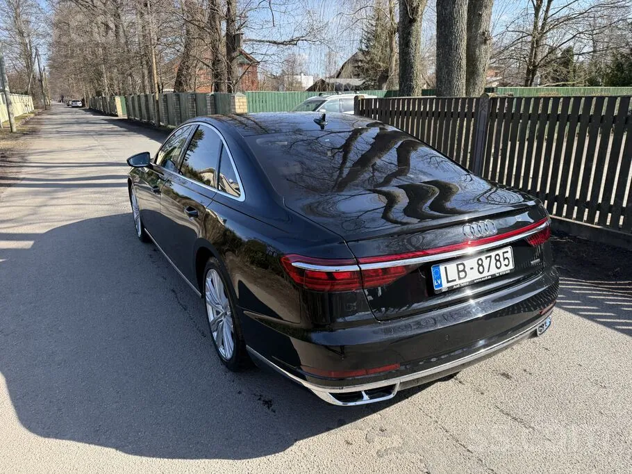 Audi A8 2021 photo 3
