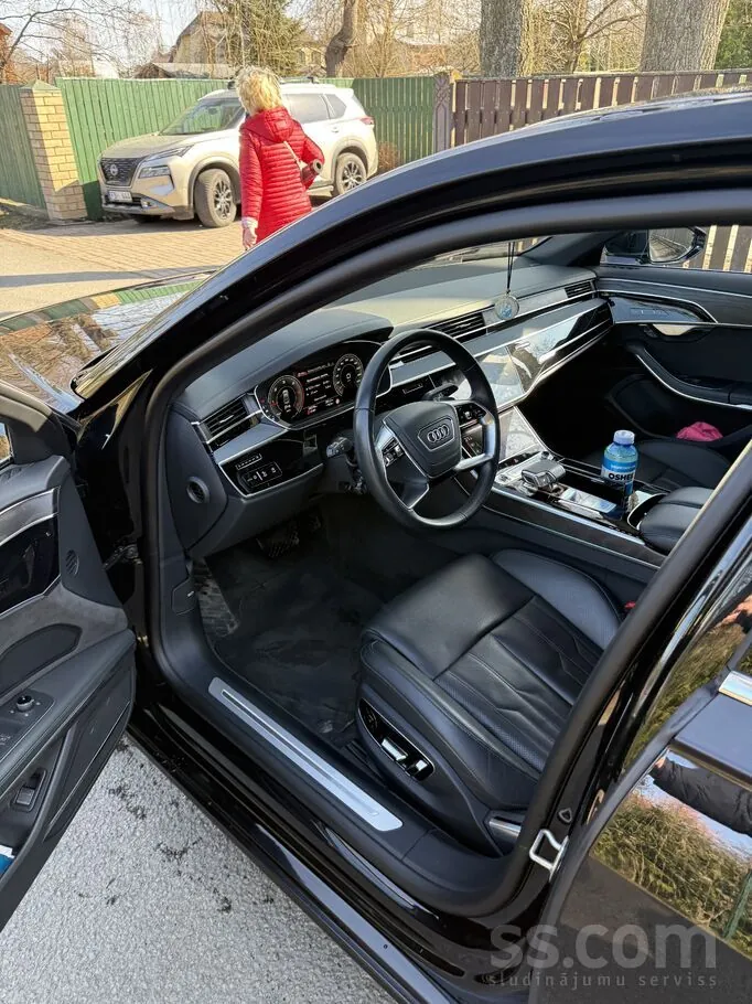 Audi A8 2021 photo 4