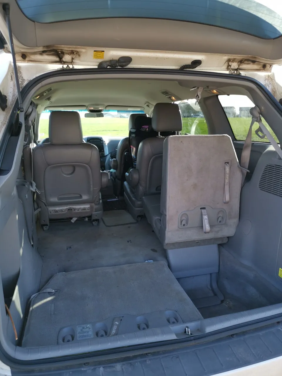 Toyota Sienna 2010 photo 4