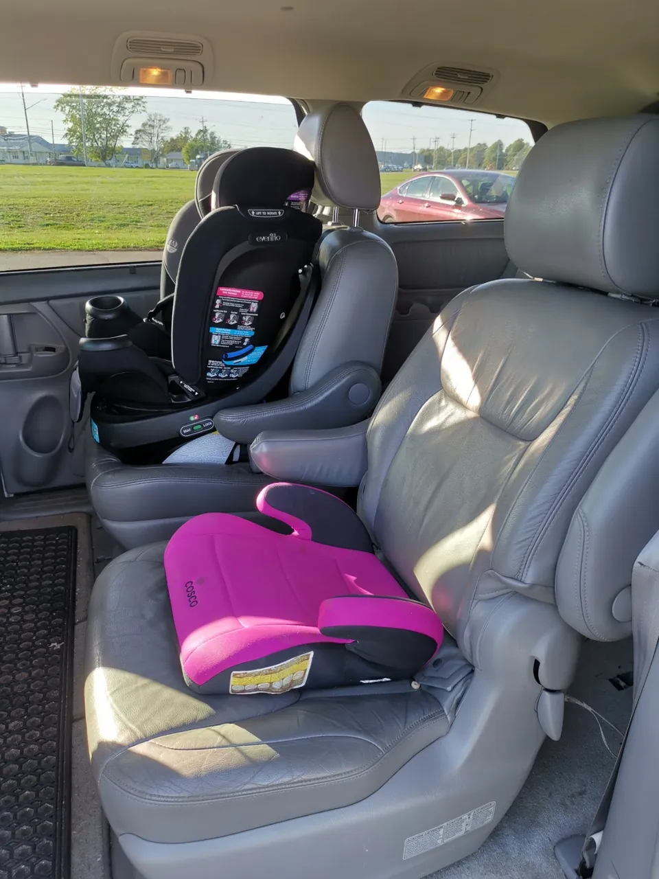 Toyota Sienna 2010 photo 5
