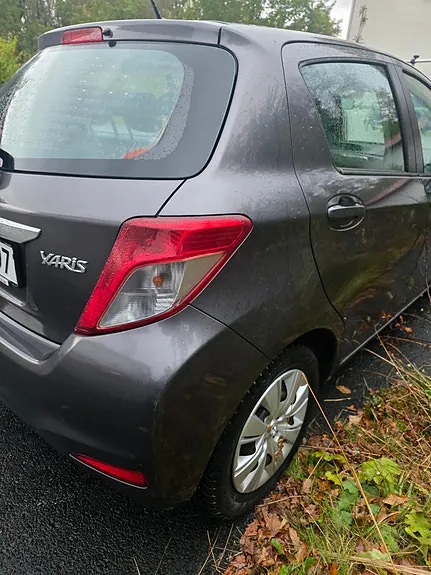 Toyota Yaris 2012 photo 5
