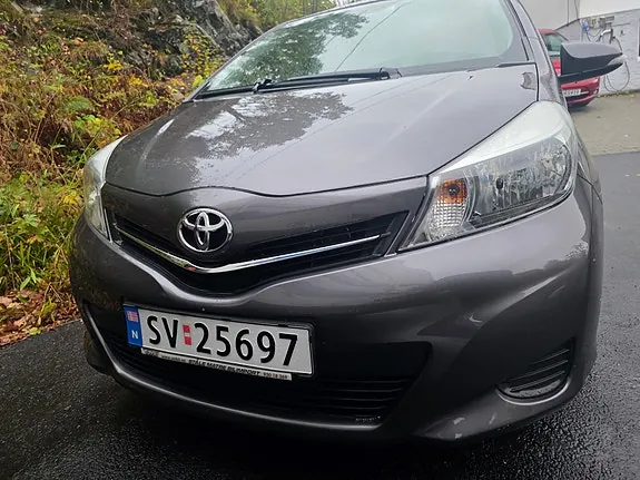 Toyota Yaris 2012 photo 3