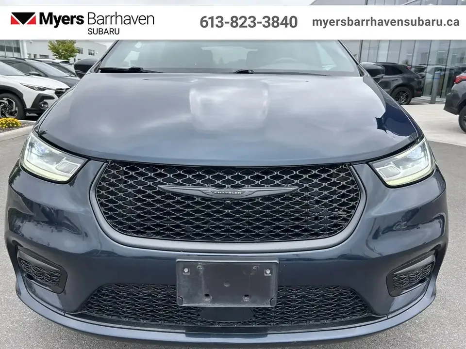 Chrysler Pacifica 2022 photo 2