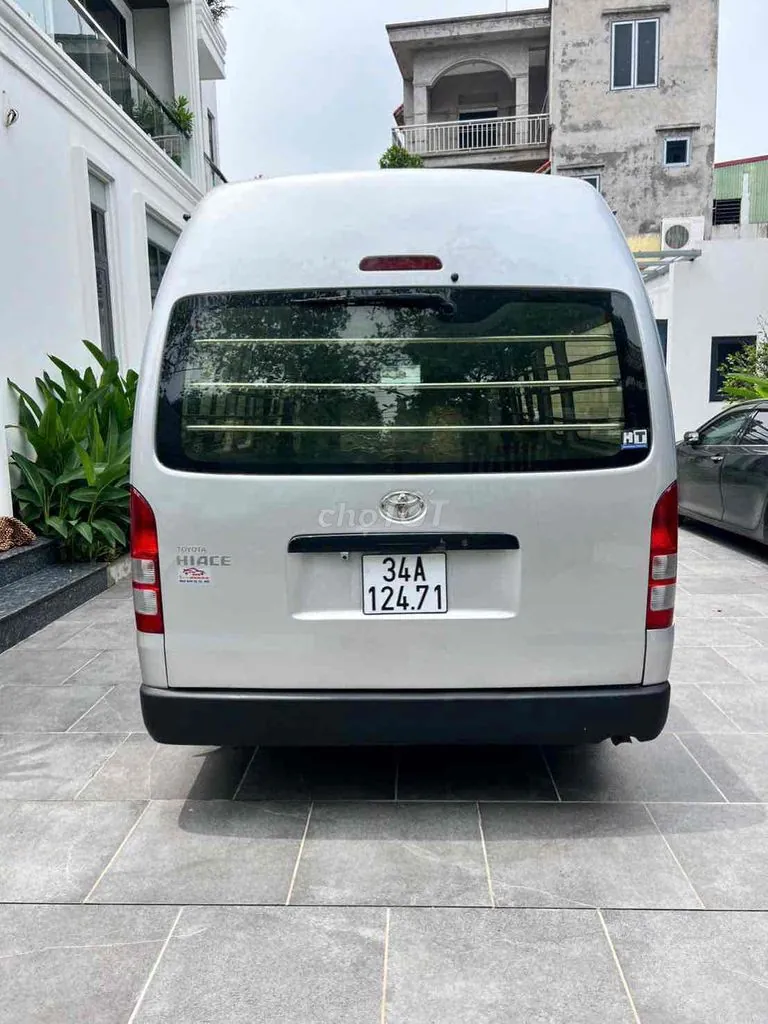 Toyota Hiace 2016 photo 2