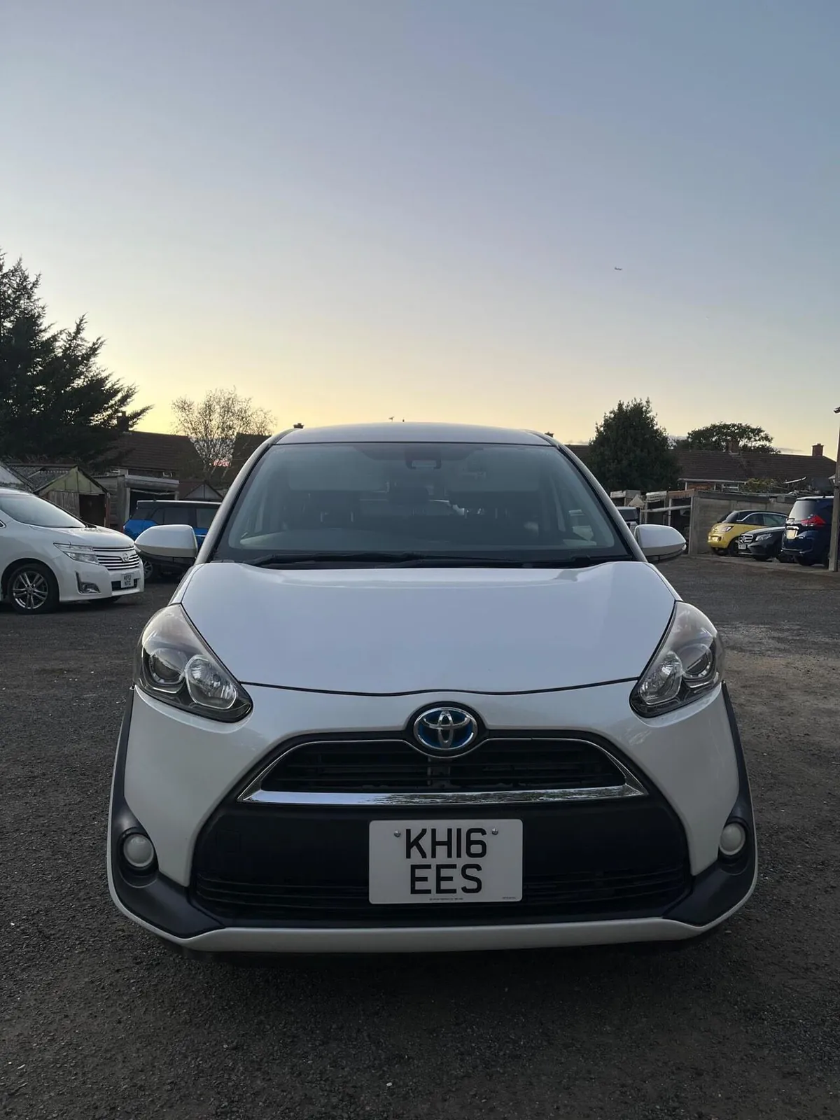 Toyota Sienta