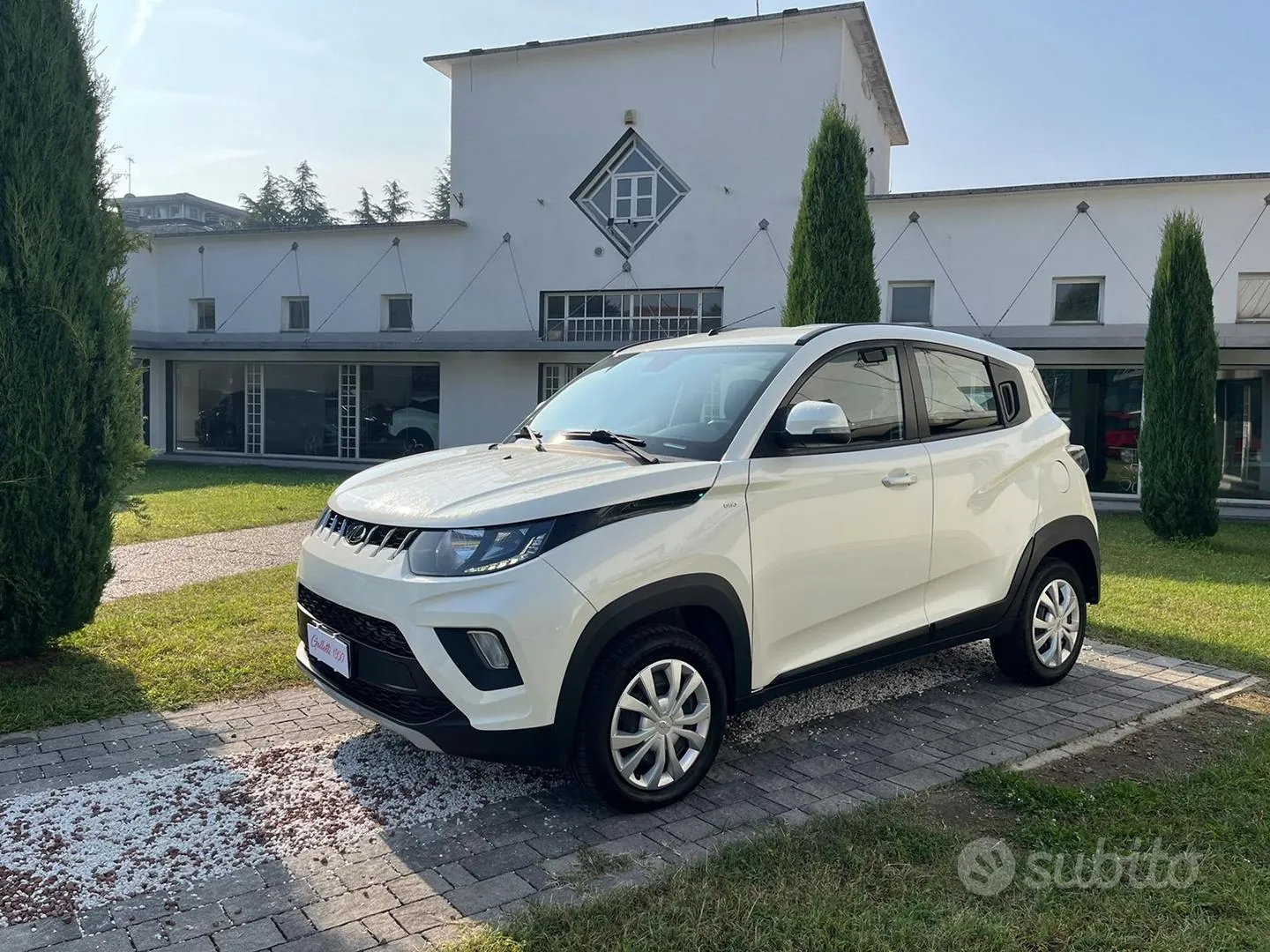 Mahindra Kuv100 2025 photo 4