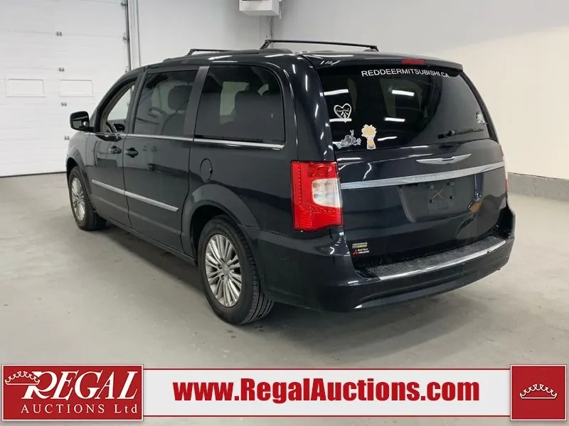 Chrysler Town & Country 2015 photo 4