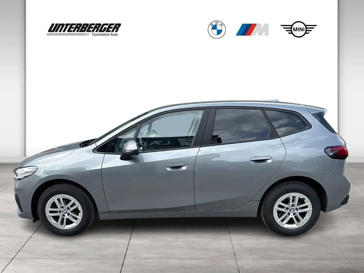BMW 2 Series 2024 photo 3