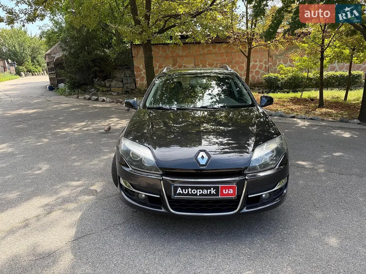 Renault Laguna 2011 photo 2