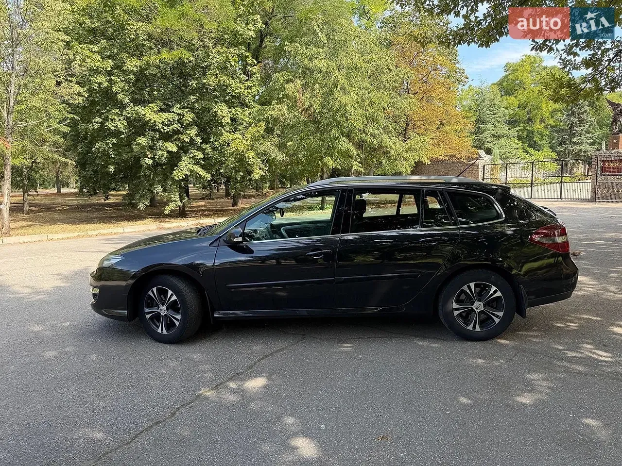 Renault Laguna 2011 photo 4