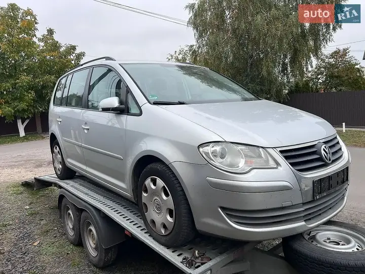 Volkswagen Touran 2008 photo 5