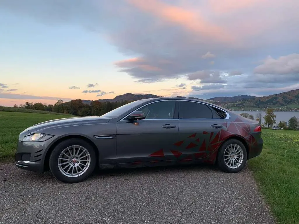Jaguar Xf 2018 photo 3