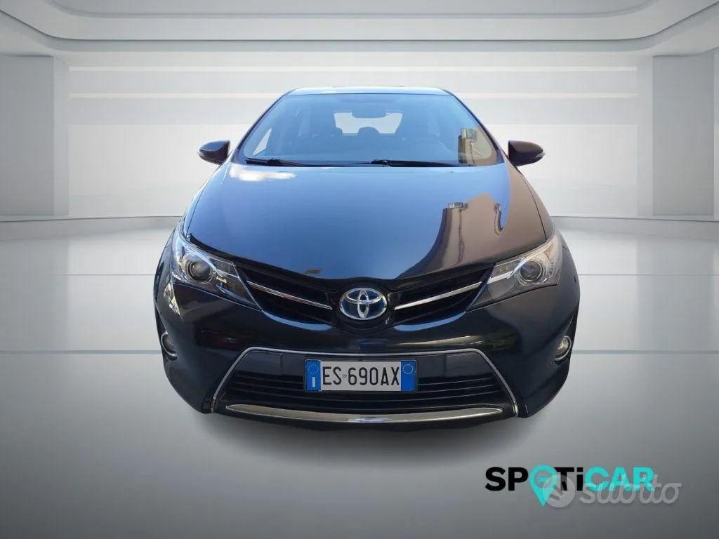 Toyota Auris 2013 photo 2