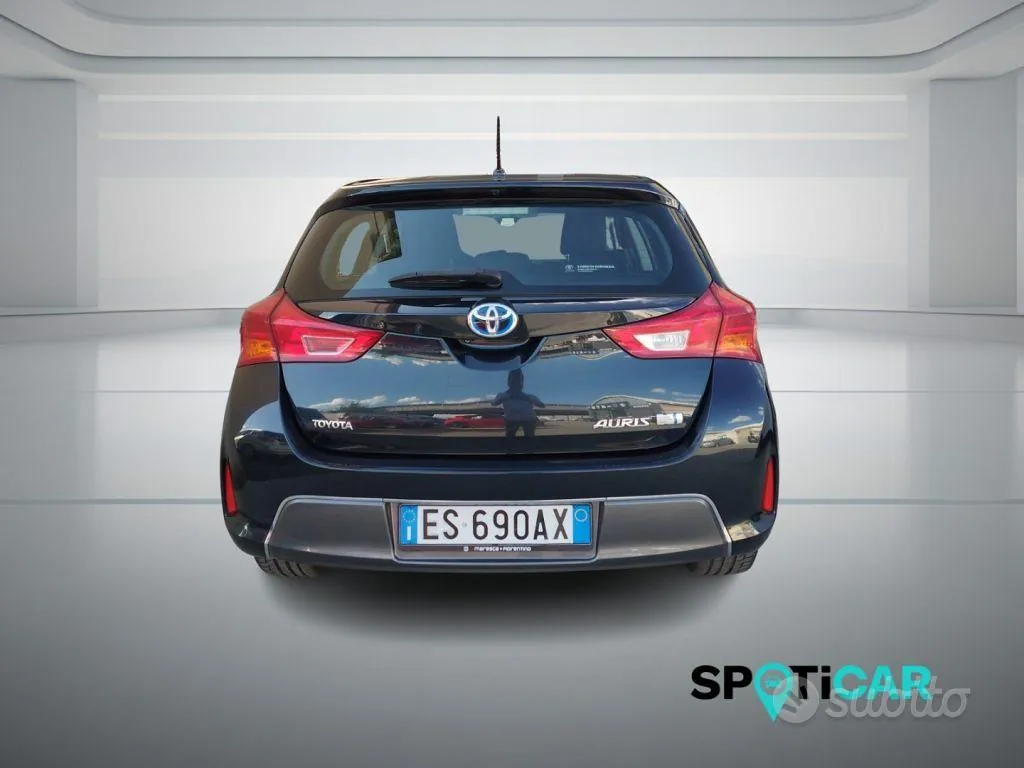 Toyota Auris 2013 photo 5