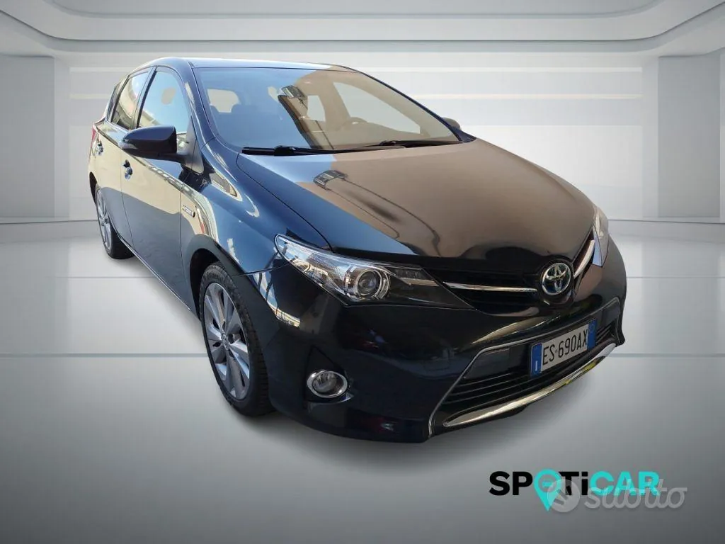 Toyota Auris 2013 photo 3