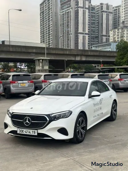 Mercedes-Benz E-Class 2025 photo 3