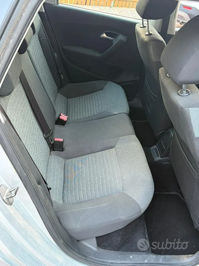 Volkswagen Polo 2010 photo 4