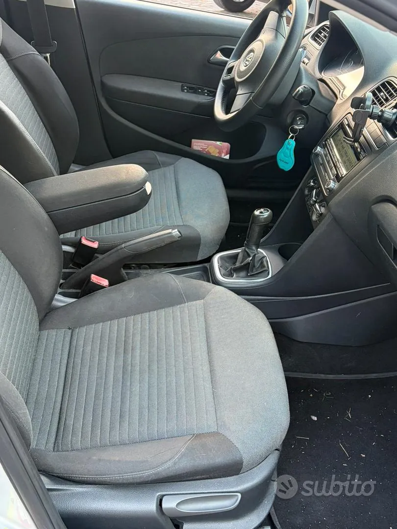 Volkswagen Polo 2010 photo 5