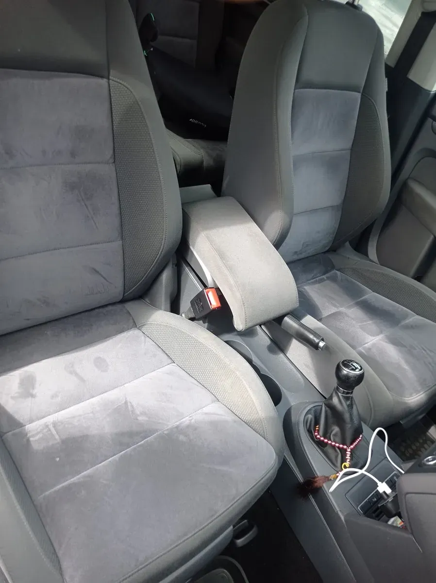 Volkswagen Touran 2012 photo 3