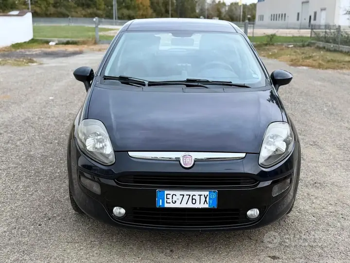 Fiat Punto Evo 2011 photo 3