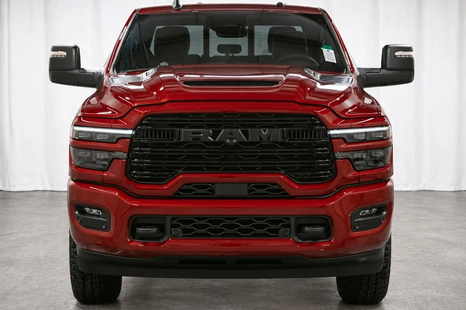 Ram 3500 Laramie 2026 photo 2