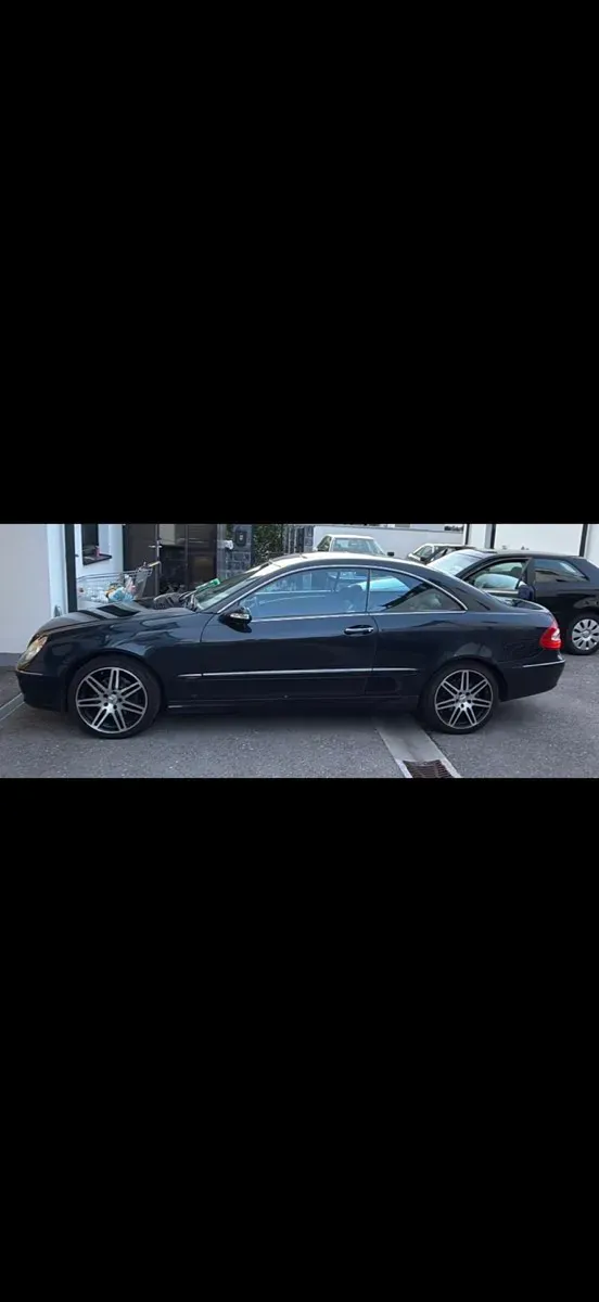 Mercedes-Benz Clk-Class 2004 photo 3