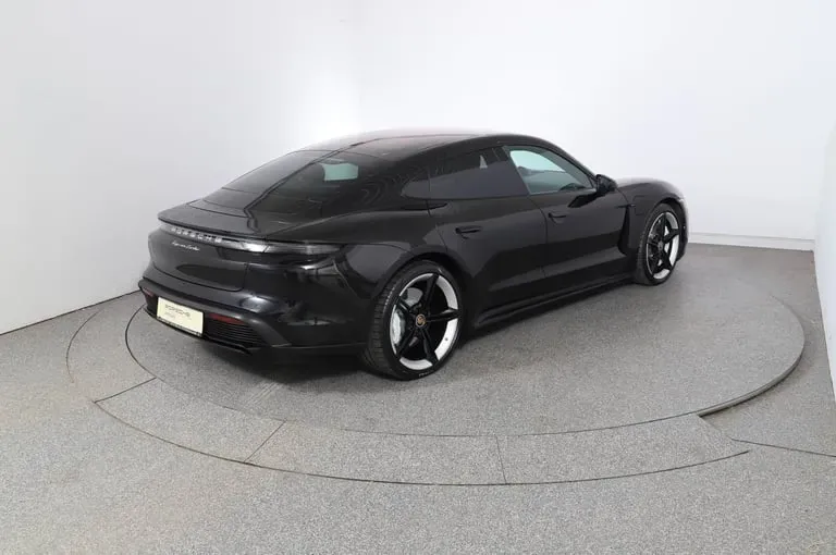 Porsche Taycan 2020 photo 2