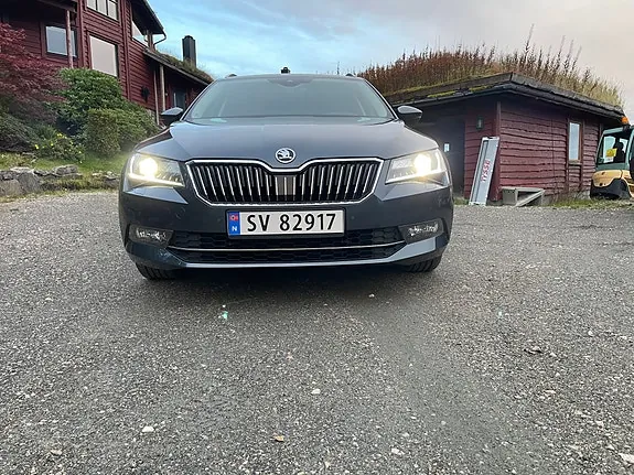 Skoda Superb 2017 photo 3