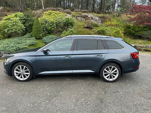 Skoda Superb 2017 photo 5