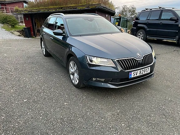 Skoda Superb 2017 photo 2