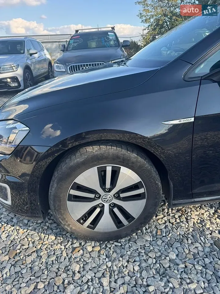 Volkswagen E-Golf 2015 photo 4