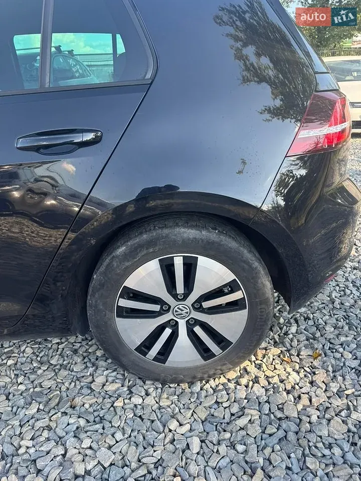 Volkswagen E-Golf 2015 photo 5