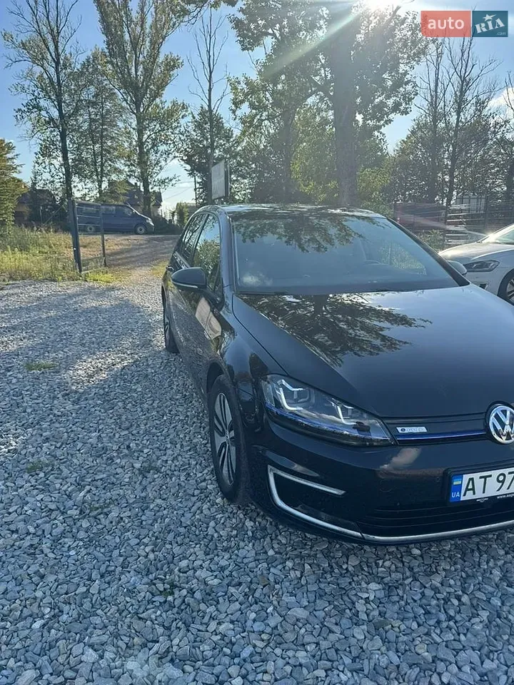 Volkswagen E-Golf 2015 photo 2