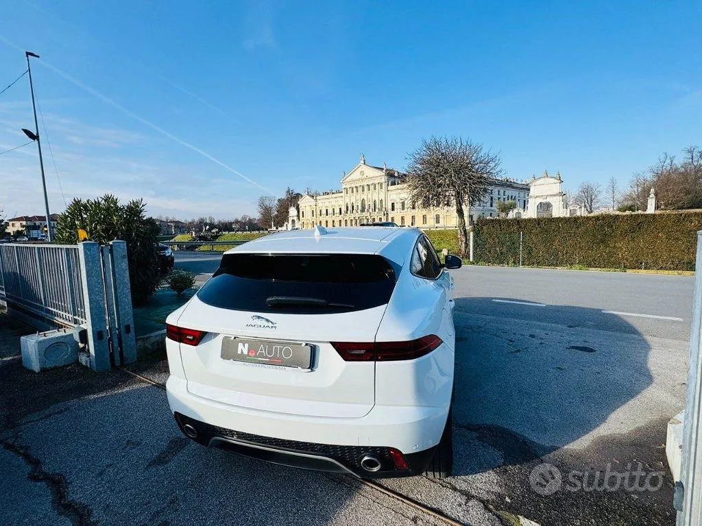 Jaguar E-Pace 2018 photo 5